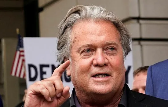 Steve Bannon é declarado culpado de desacato por episódio do Capitólio