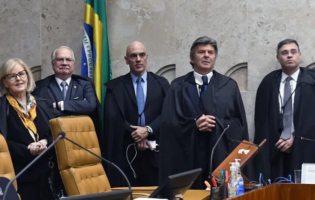 Congresso aprova reajuste de 18% para ministros do STF