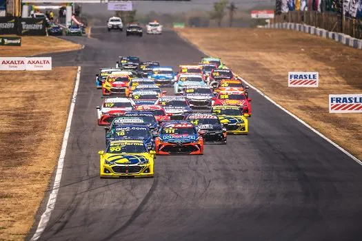 Após dois anos, Stock Car recebe público em Goiânia