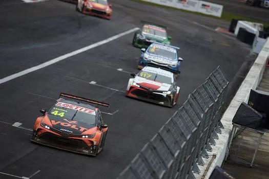 Velopark entrega corridas insanas e vencedor inédito na Stock Car