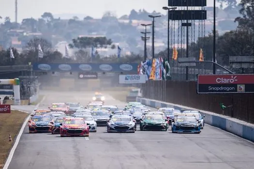 Rafael Suzuki ganha 1ª corrida da Stock Car em Curitiba; Átila Abreu leva a 2ª