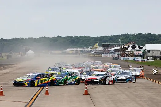 Tricampeões dominam GP Galeão, que faz festa do automobilismo no Rio