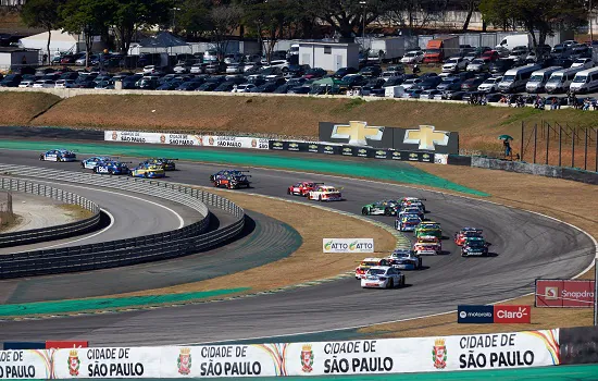 Stock Car encerra temporada com leilões em prol do Instituto Ingo Hoffmann