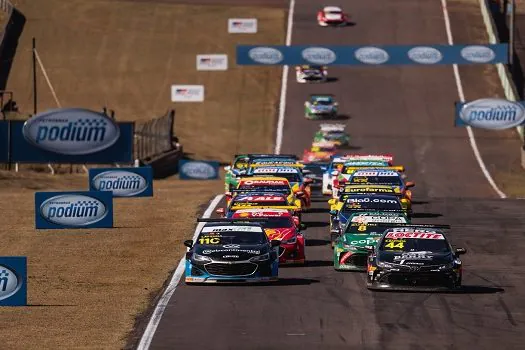 Thiago Camilo domina a 1ª prova da Stock Car em Cascavel. Átila Abreu vence a 2ª