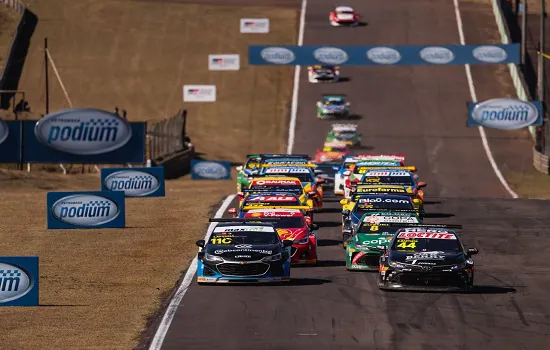 Thiago Camilo domina a 1ª prova da Stock Car em Cascavel. Átila Abreu vence a 2ª