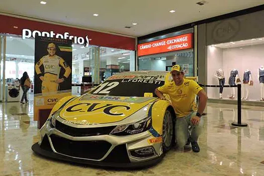 Fãs da Stock Car tem encontro com piloto