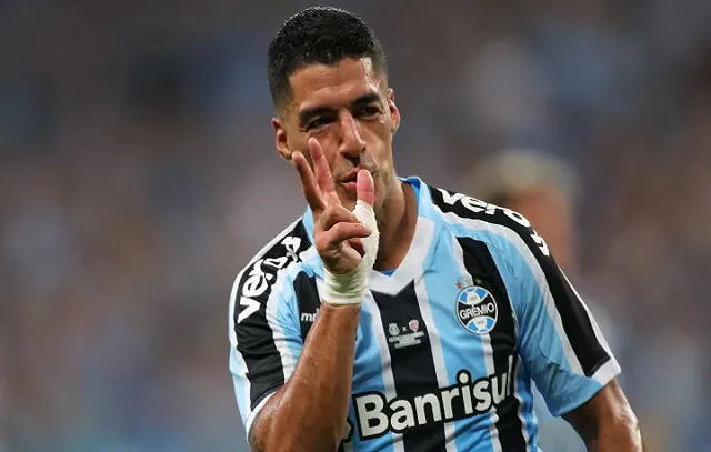 Suárez descarta ida para o time de Messi: ‘Estou feliz no Grêmio e tenho contrato’