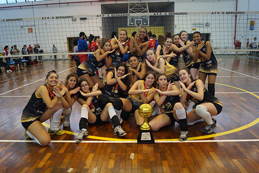 Associação Clube - São Bernardo é campeã paulista de voleibol feminino