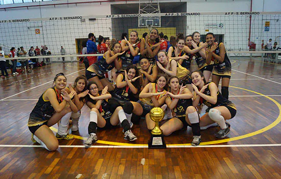 São Bernardo é campeã paulista de voleibol feminino