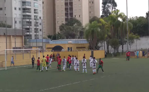 Sub-15 e sub-17 do EC São Bernardo perdem para a Portuguesa Santista