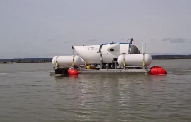 Submarino de turismo para ver destroços do Titanic desaparece no Atlântico