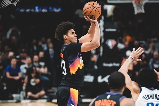 Suns e Heat abrem suas séries com vitória nas semifinais dos playoffs da NBA