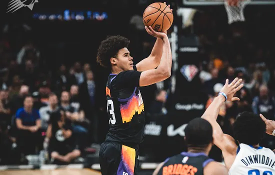 Suns e Heat abrem suas séries com vitória nas semifinais dos playoffs da NBA