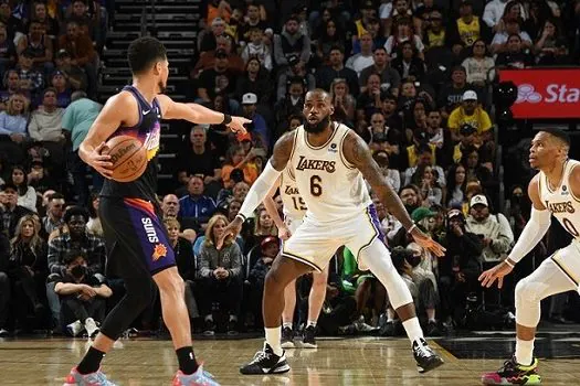 Suns arrasam com os Lakers e frustram novo recorde de LeBron James na NBA