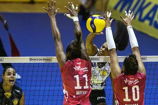 Sesc RJ Flamengo e Dentil/Praia Clube jogam a final do Super Vôlei neste sábado