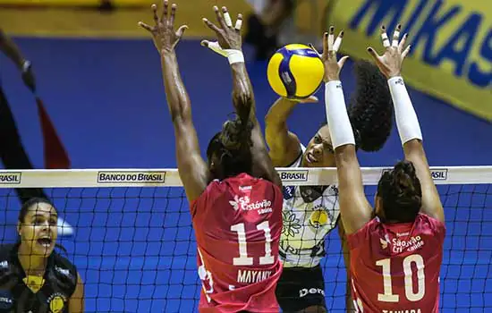 Sesc RJ Flamengo e Dentil/Praia Clube jogam a final do Super Vôlei neste sábado