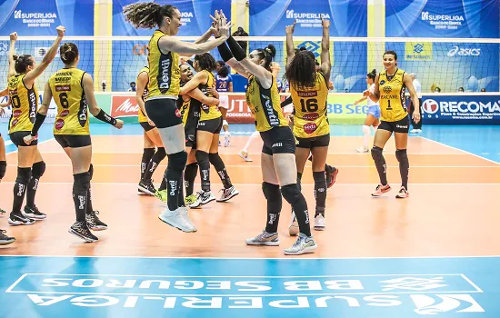 Dentil/Praia Clube abre vantagem na série final contra Itambé/Minas na Superliga de Vôlei