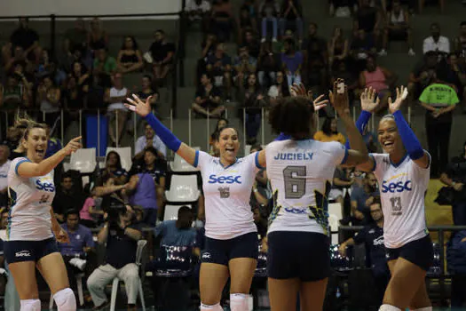 Superliga Feminina 19/20: Sesc RJ vence Sesi Vôlei Bauru e segue invicto