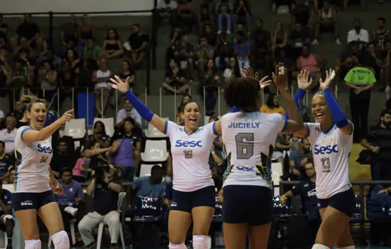 Superliga Feminina 19/20: Sesc RJ vence Sesi Vôlei Bauru e segue invicto