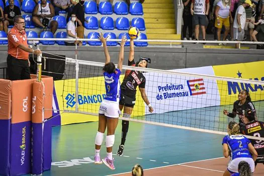 Superliga Feminina: Sesi Vôlei Bauru recebe Itambé na reedição da final da Copa Brasil