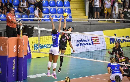 Superliga Feminina: Sesi Vôlei Bauru recebe Itambé na reedição da final da Copa Brasil