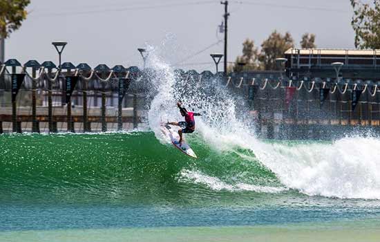 Campeão mundial de surfe, Adriano de Souza anuncia que vai se aposentar em 2021