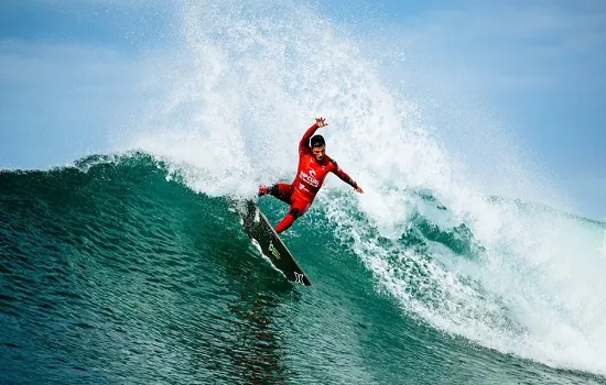 Surfe: Filipe Toledo fatura título da etapa da WSL em Bells Beach