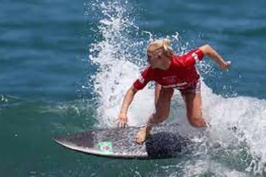 Tatiana Weston-Webb vence etapa Peniche do circuito mundial de surfe