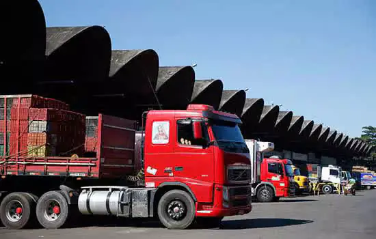 Confiança na economia cresce e expectativa do setor de transporte de cargas aumenta