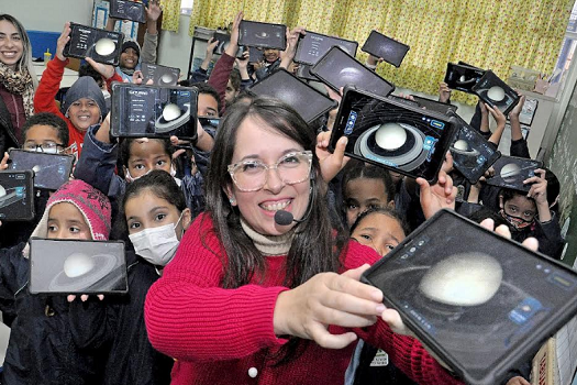 Santo André investe em inclusão digital com uso de tablets em sala de aula