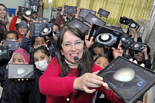 Santo André investe em inclusão digital com uso de tablets em sala de aula