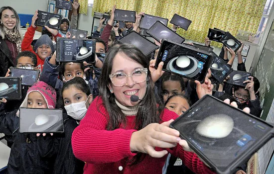 Santo André investe em inclusão digital com uso de tablets em sala de aula