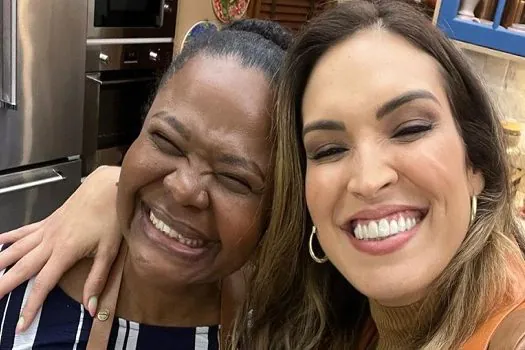 Talitha Morete se retrata ao vivo e agradece apoio de Manoel Soares