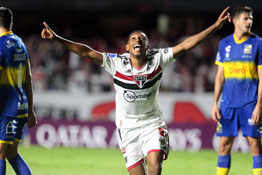 São Paulo supera Everton nas jogadas aéreas, ganha a 2ª na Sul-Americana e lidera