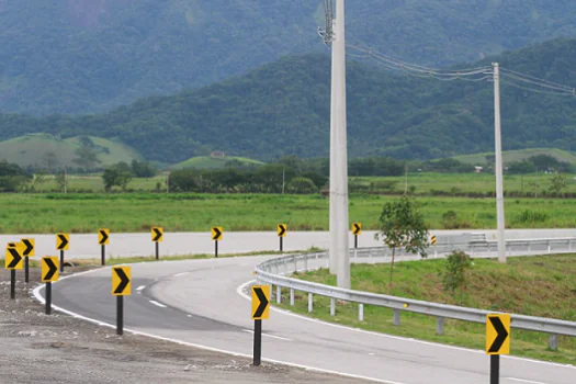 Governo de SP entrega trecho de serra da Rodovia dos Tamoios