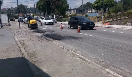 Av. Prefeito Valdírio Prisco recebe obras de tapa-buraco