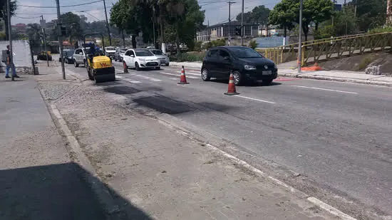 Av. Prefeito Valdírio Prisco recebe obras de tapa-buraco