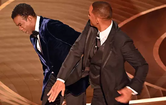 Will Smith pede desculpas a Chris Rock por tapa na cerimônia do Oscar