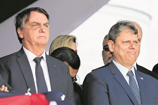 Bolsonaro e Tarcísio de Freitas se desentendem em reunião sobre reforma tributária