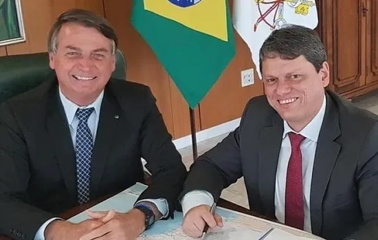 Republicanos oficializa candidatura de Tarcísio com presença de Bolsonaro