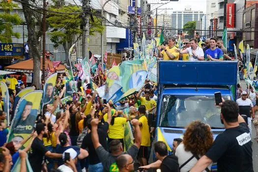 Ao lado do prefeito Orlando Morando, Tarcísio de Freitas é aclamado em São Bernardo