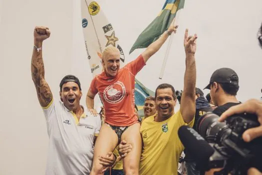 Tatiana Weston-Webb conquista título dos Jogos Mundiais de Surfe