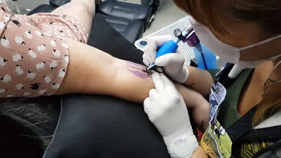 Estúdio Escola Lenk Tattoo promove Iniciativa Tattoo