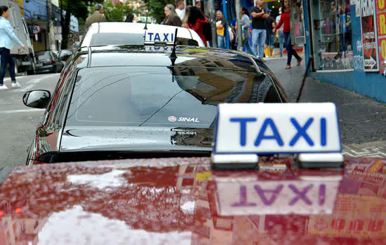 Santo André regulamenta uso de publicidade em táxis