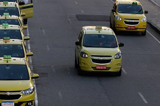 Prefeituras farão cadastro para o auxílio taxista