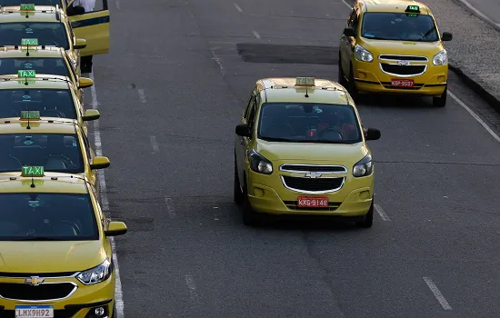 Prefeituras farão cadastro para o auxílio taxista