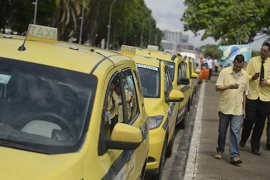 Termina hoje (15) prazo para prefeituras fazerem cadastros no Bem-Taxista