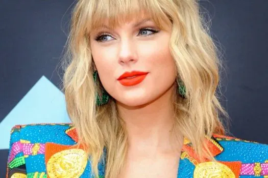 Taylor Swift faz sua estreia no TikTok recriando os looks de seus álbuns