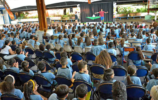 Peça de teatro ensina preservação do Meio Ambiente a alunos de Santo André