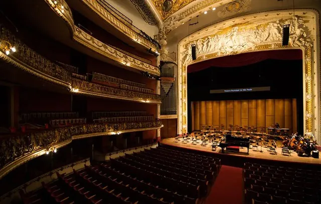 Teatro Municipal de SP vive briga entre artistas e gestores